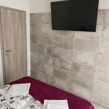 Szarszo Appartement *