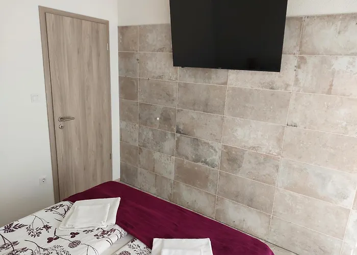 Szarszo Apartment *