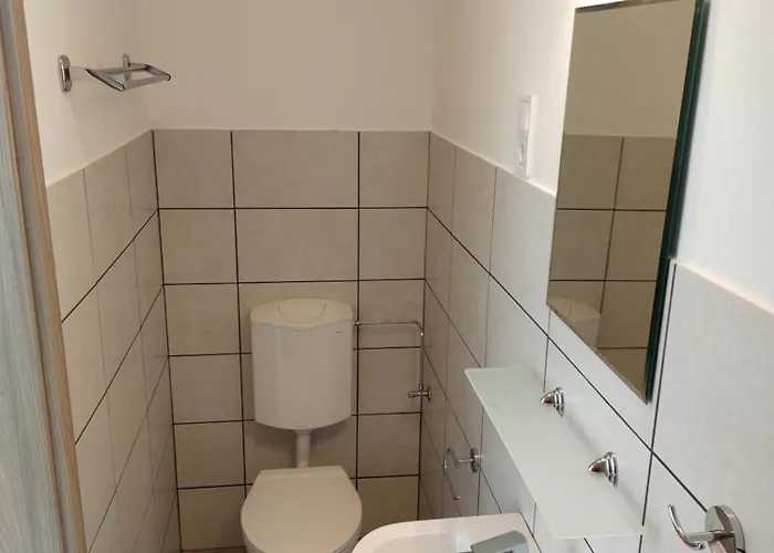 Szarszo Apartment *