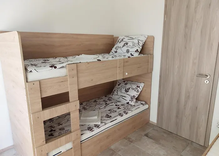 Szarszo Apartment *