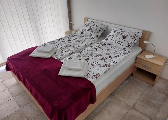 Szarszo Apartment